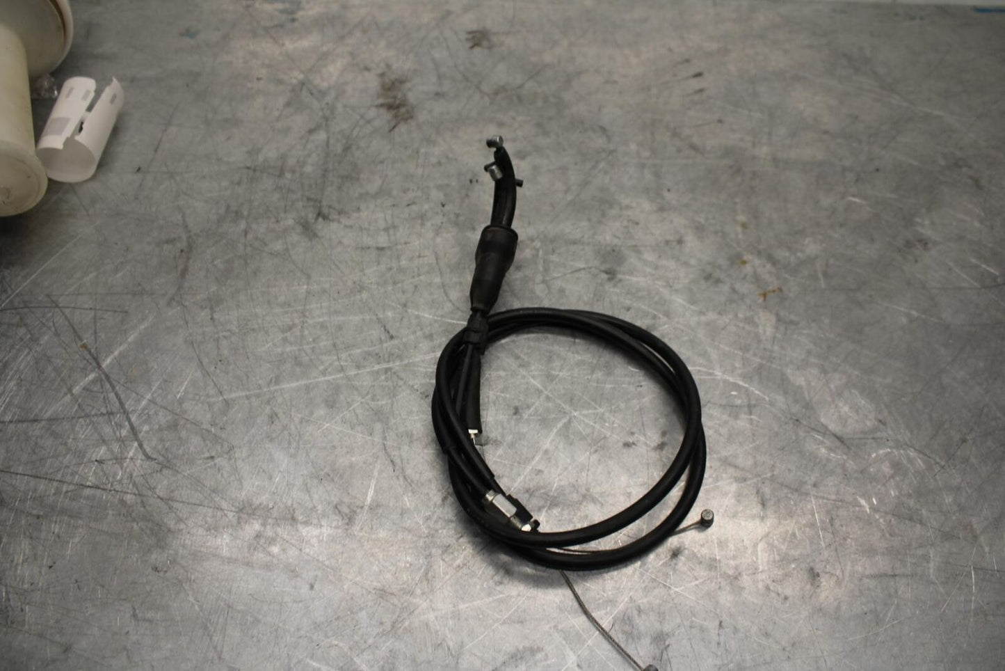 08-16 YAMAHA YZF R6 THROTTLE CABLES LINES 13S-26302-00-00 BB443