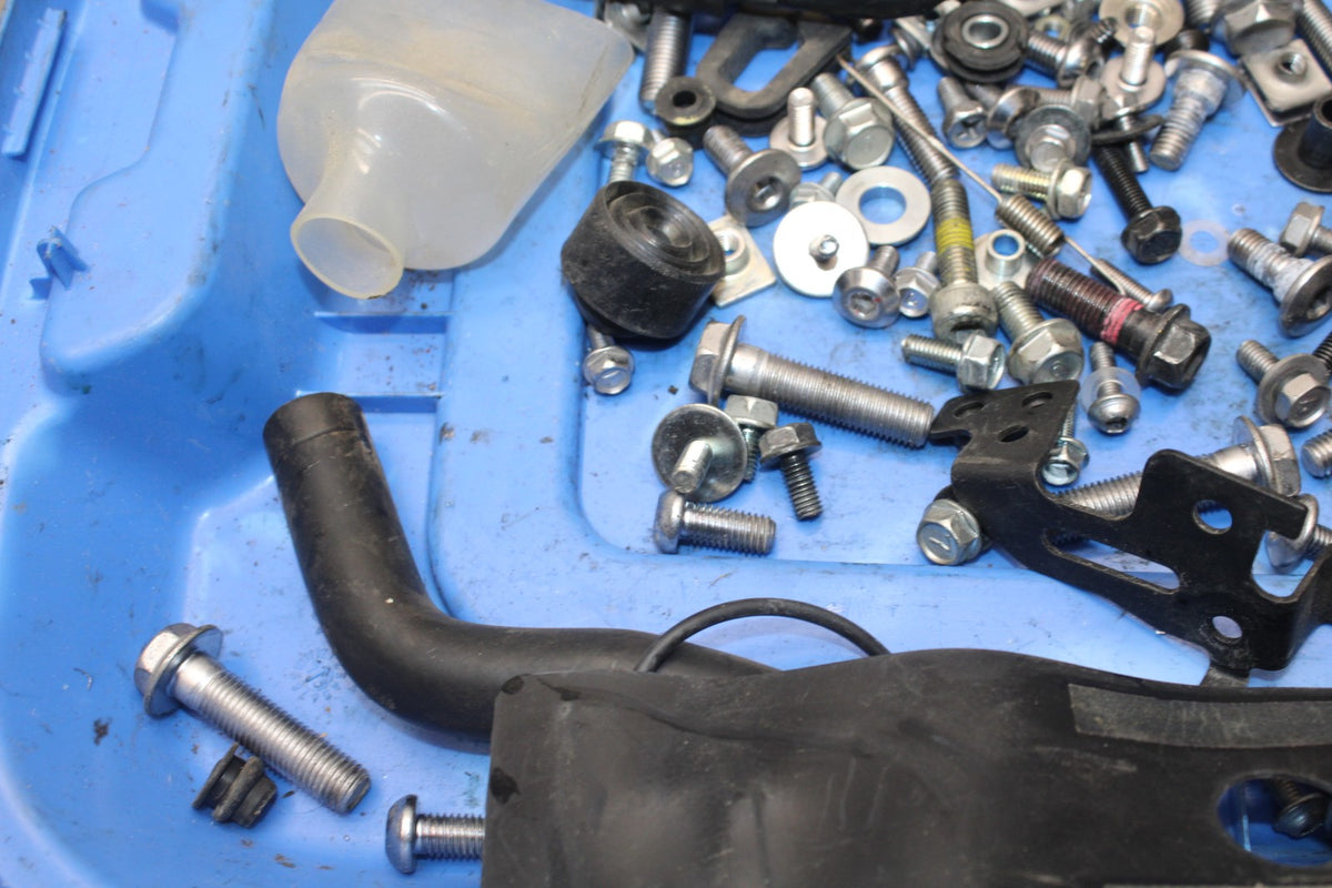 18-26 KAWASAKI Z400 ENGINE MOUNTING BOLTS HARDWARE MOTOR SCREWS BB852
