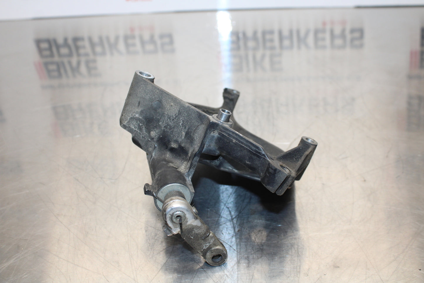 11 SUZUKI GSXR1000 ENGINE SPROCKET COVER BB142
