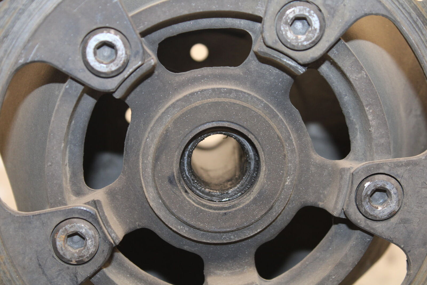 03-06 SUZUKI SV650 REAR WHEEL BACK RIM BB112