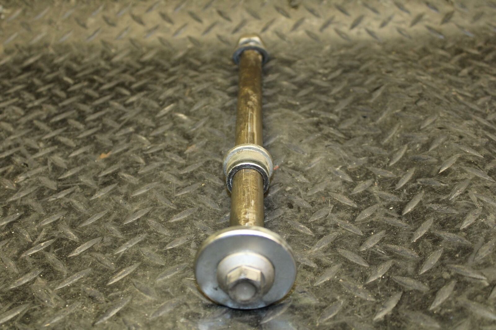 03-08 KAWASAKI VULCAN 1600 REAR AXLE BACK WHEEL RIM PIVOT BOLT AXEL BB193