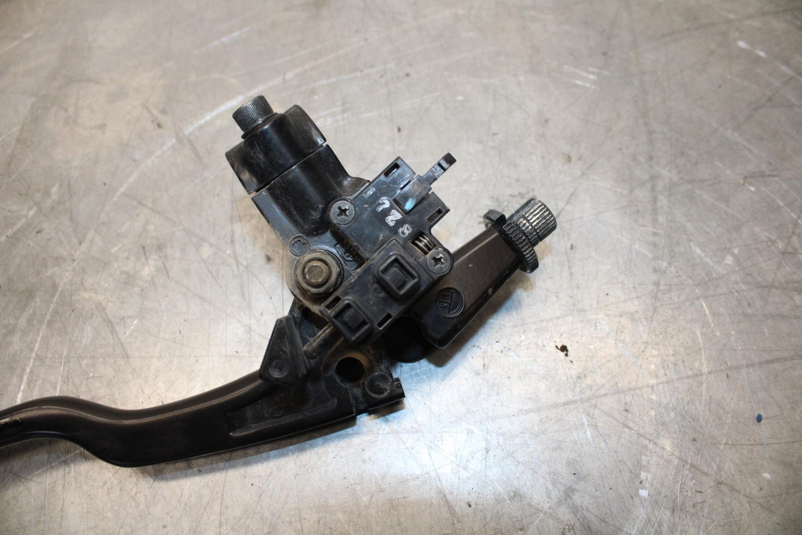 18 KAWASAKI Z 400 CLUTCH PERCH MOUNT WITH LEVER  BB469