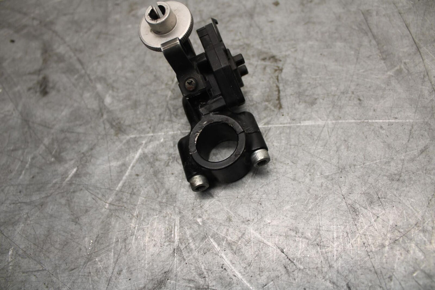 2009 Kawasaki Ninja ZX6R ZX600R CLUTCH LEVER PERCH MOUNT BRACKET 13091-1624 BB44