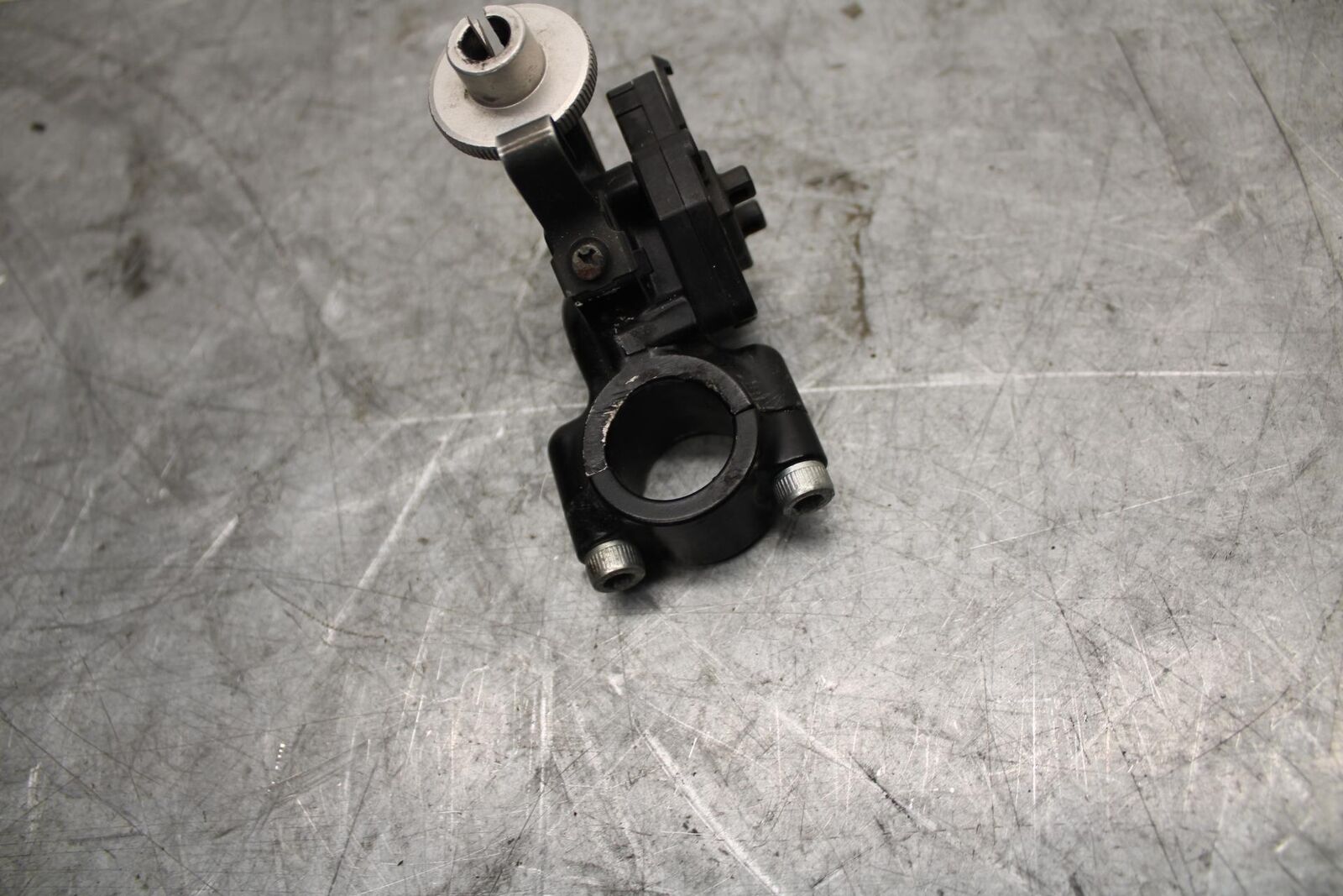 2009 Kawasaki Ninja ZX6R ZX600R CLUTCH LEVER PERCH MOUNT BRACKET 13091-1624 BB44