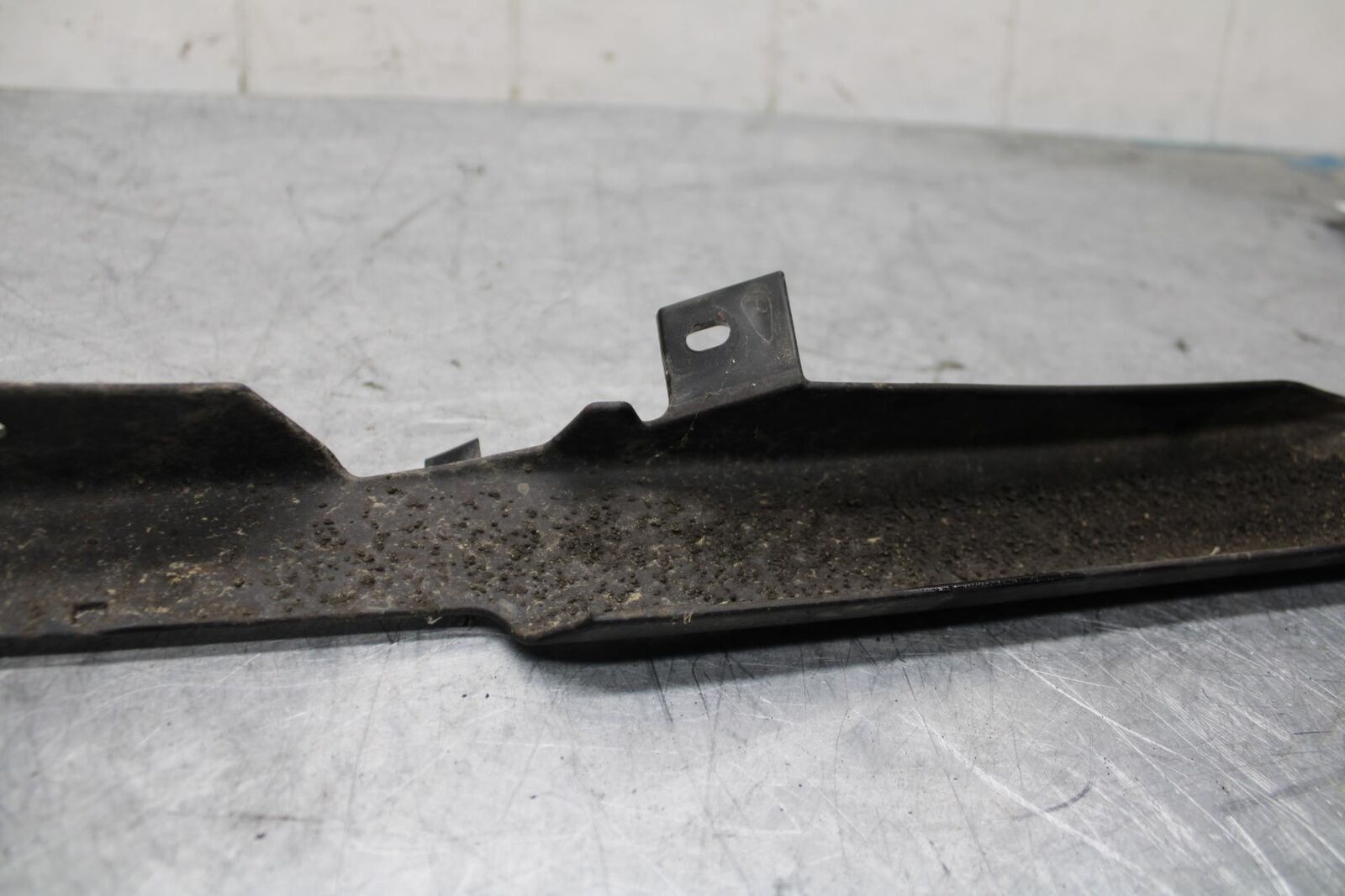 11-15 KAWASAKI ZX1000R REAR BACK DRIVE CHAIN GUARD COVER SHIELD BB445