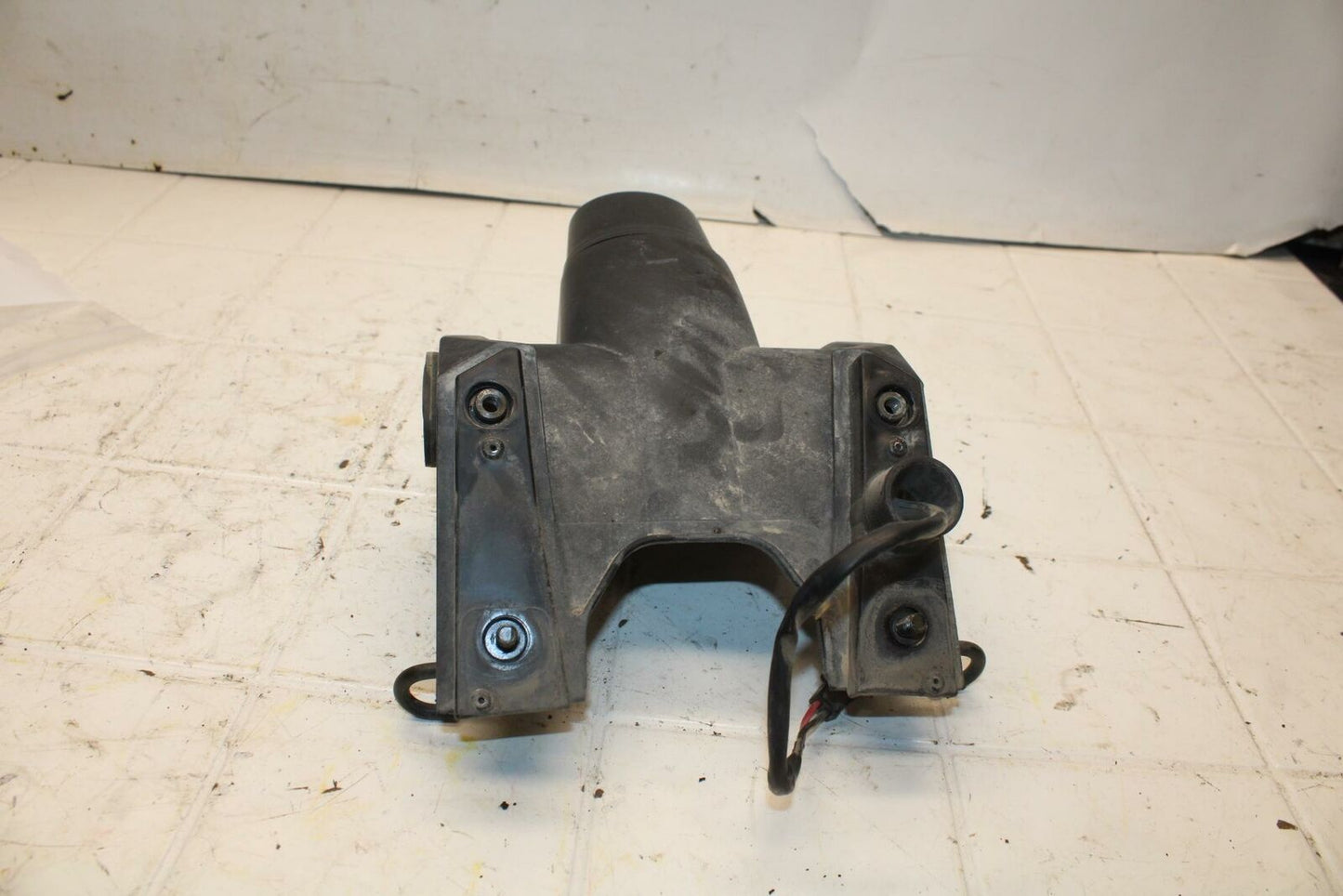 04-05 KAWASAKI NINJA ZX10R REAR BACK FENDER MUD GUARD BB398