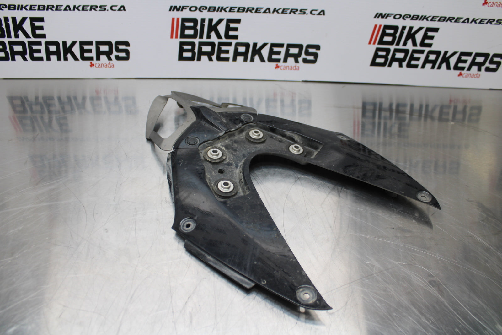 11 SUZUKI GSXR1000 REAR BACK TAIL UNDERTAIL FAIRING COWL FENDER BB142