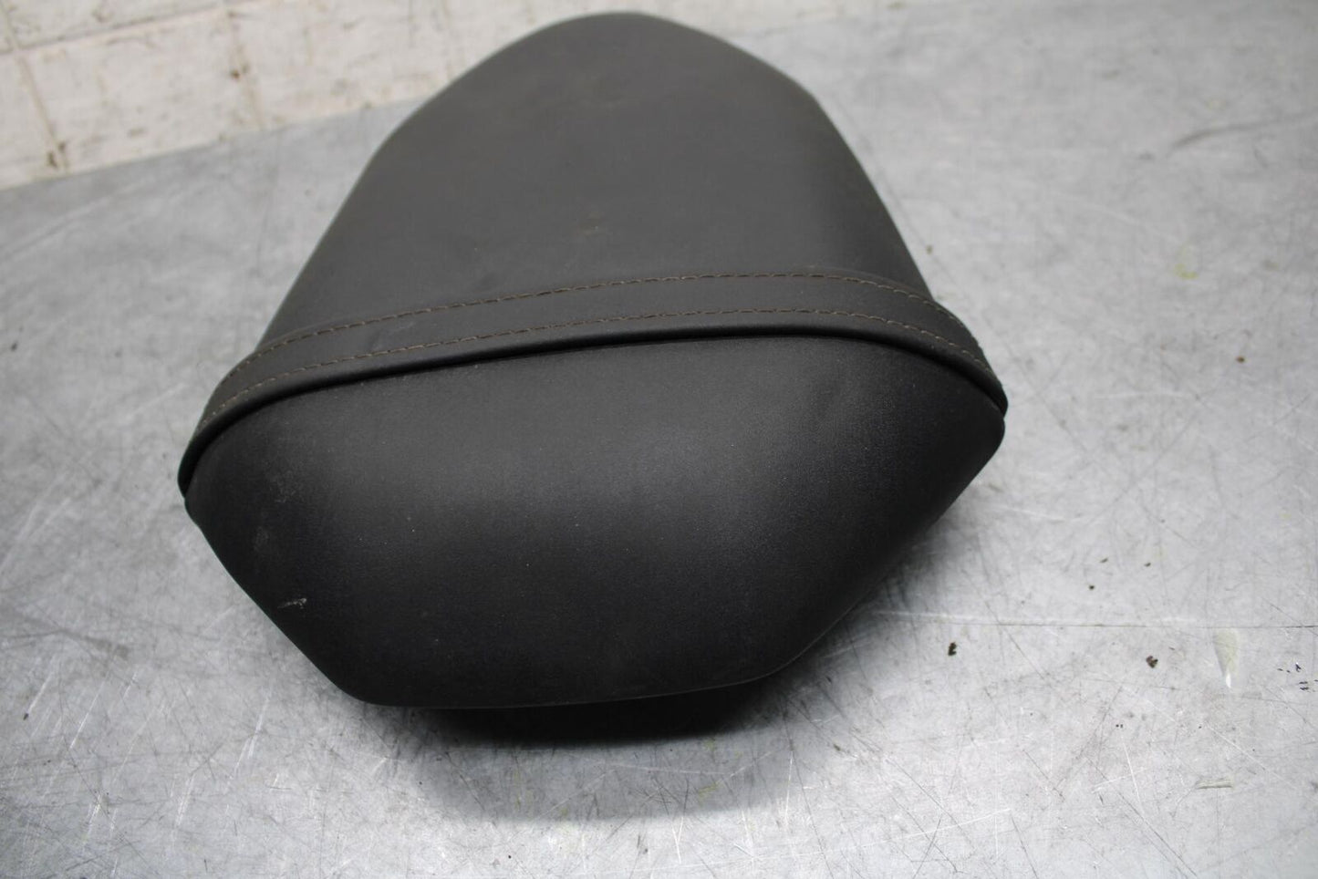 2015 Yamaha FZ07 REAR BACK PASSENGER TANDEM SEAT PAD SADDLE PILLION BB531