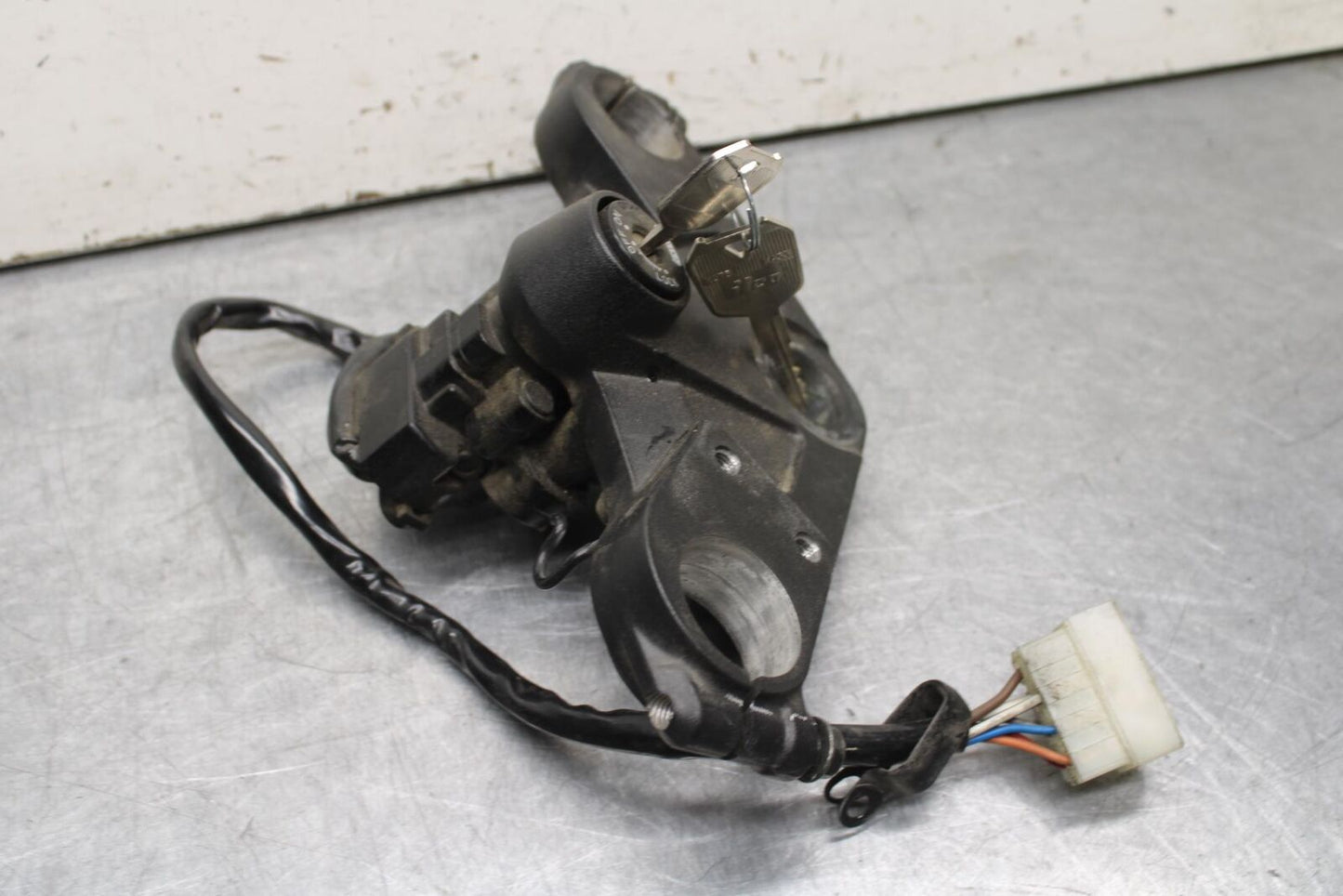 15-16 KAWASAKI EX300 IGNITION LOCK KEY SET W/ GAS CAP AND SEAT LOCK BB635