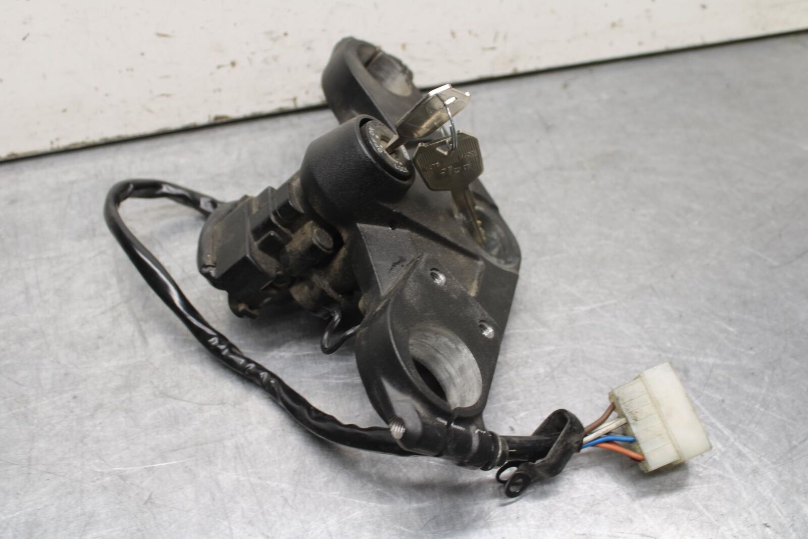 15-16 KAWASAKI EX300 IGNITION LOCK KEY SET W/ GAS CAP AND SEAT LOCK BB635