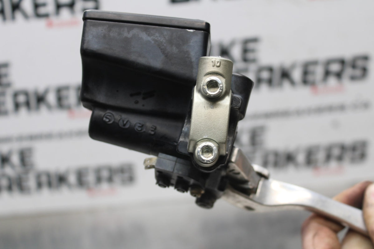 06 KAWASAKI Z750 FRONT BRAKE MASTER CYLINDER w/ LEVER BB837