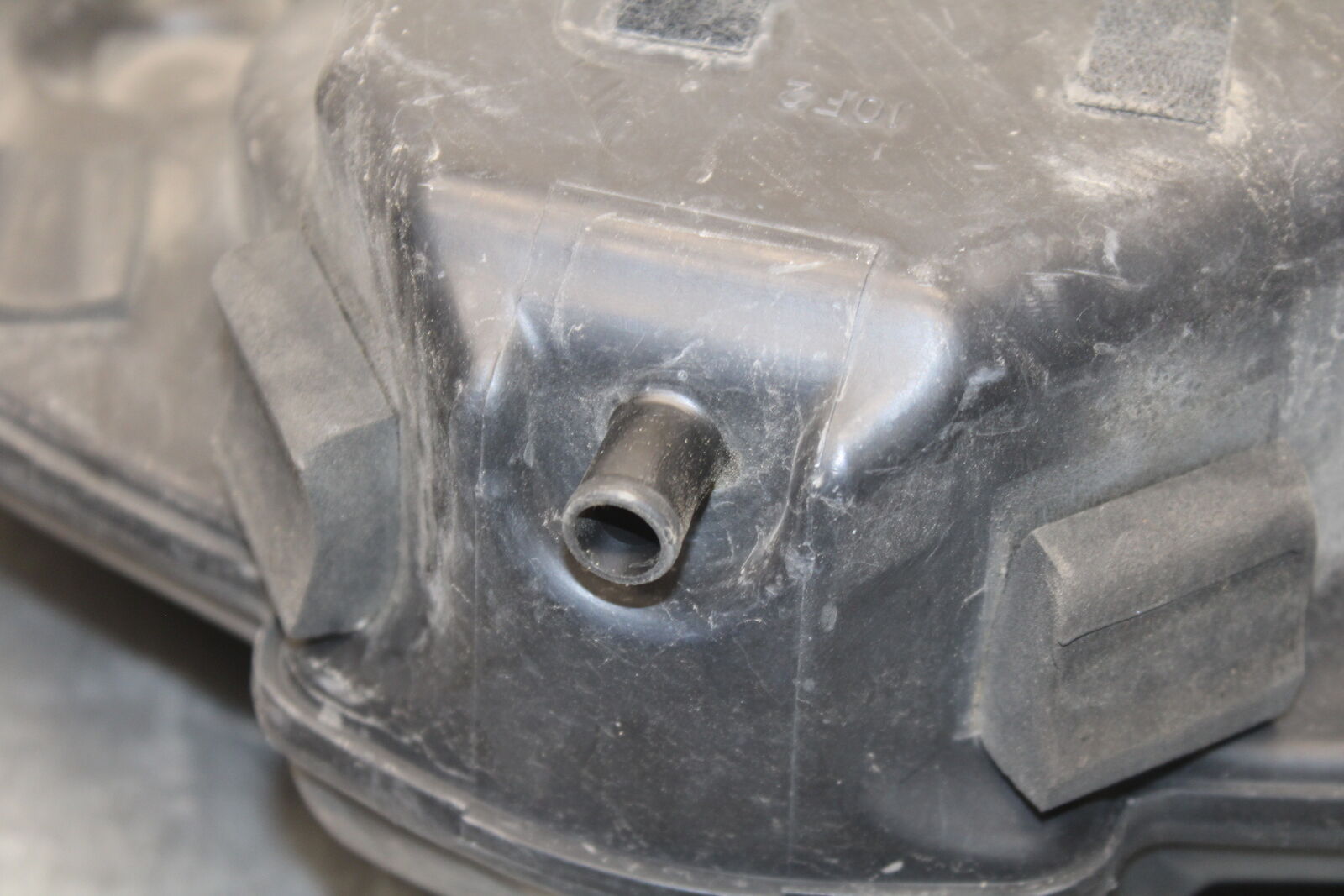 05-09 SUZUKI BOULEVARD C90 AIRBOX AIR INTAKE FILTER BOX BB692