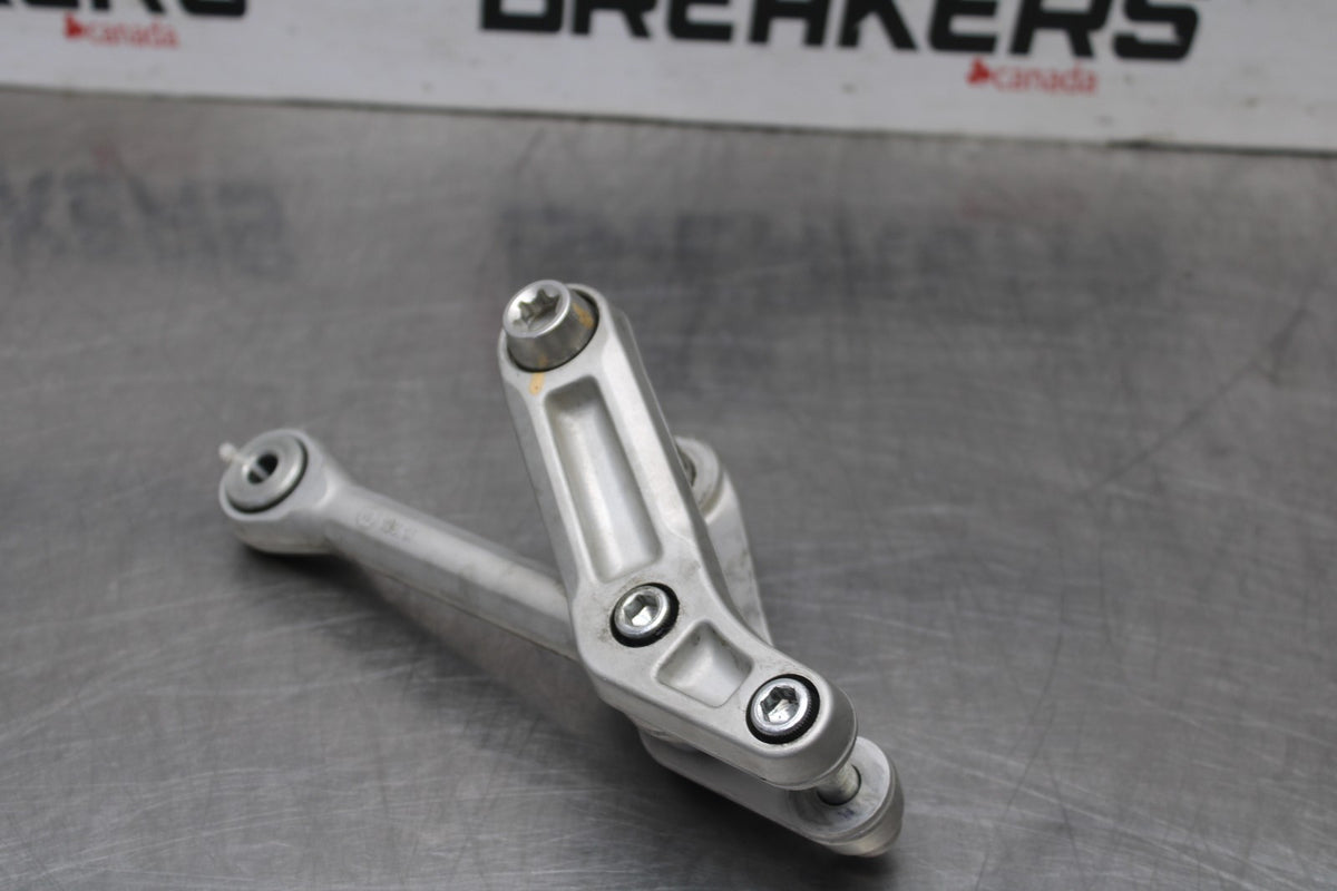 16 DUCATI 959 PANIGALE REAR DOGBONE SHOCK LINKAGE LINK BB912