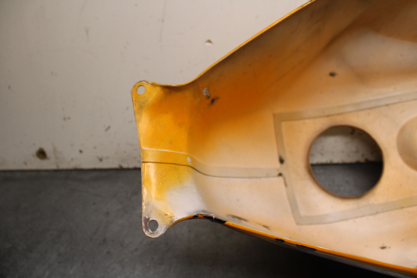 05-06 HONDA CBR600RR GAS TANK FUEL CELL COVER FAIRING COWL BB727