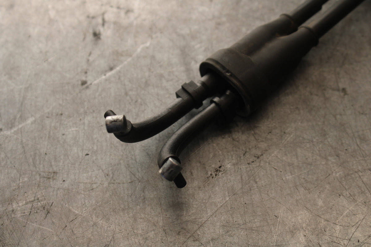 07-08 TRIUMPH DAYTONA 675 THROTTLE CABLES LINES BB685