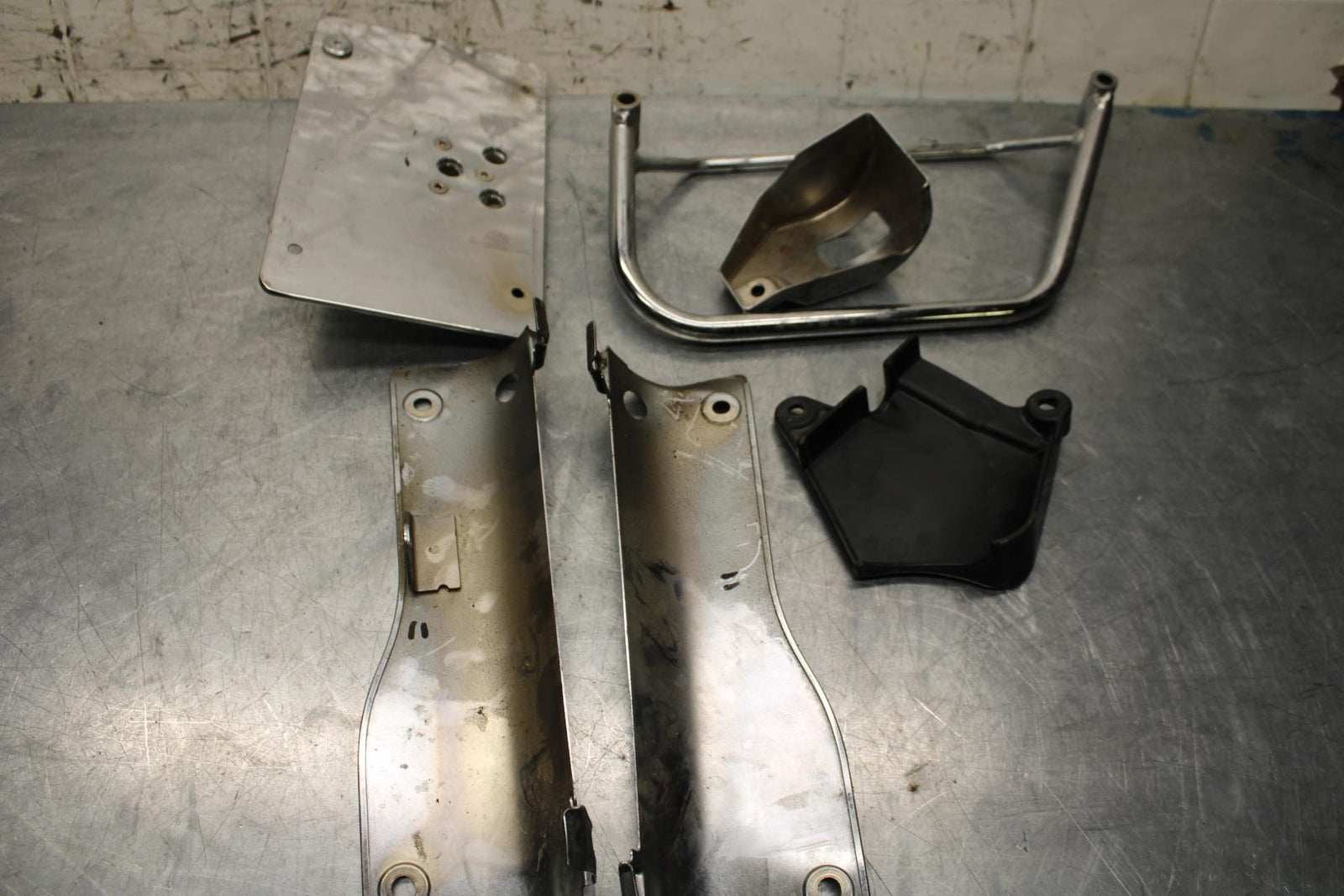 2005 Kawasaki Vulcan 1600 VN1600A ASSORTED CHROME BITS BRACKETS COVERS BB574
