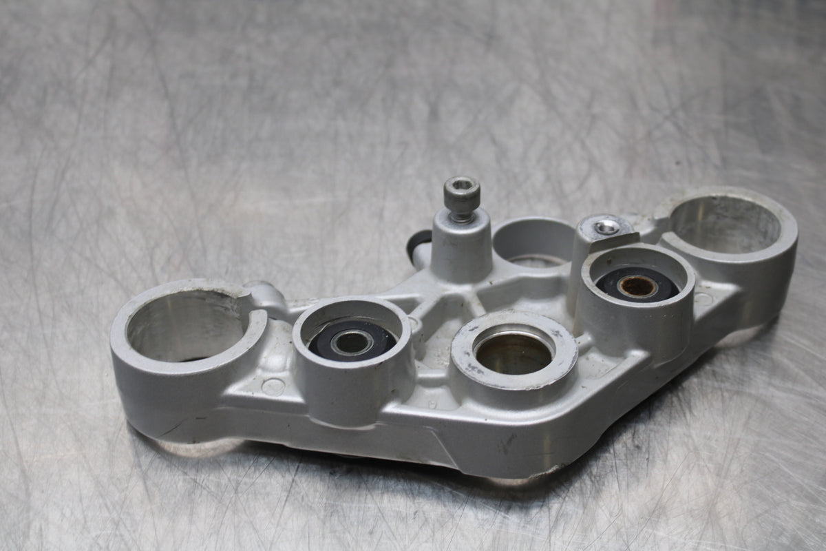 08 MOTO GUZZI BREVA 750 FORKS UPPER TRIPLE TREE CLAMP BB154