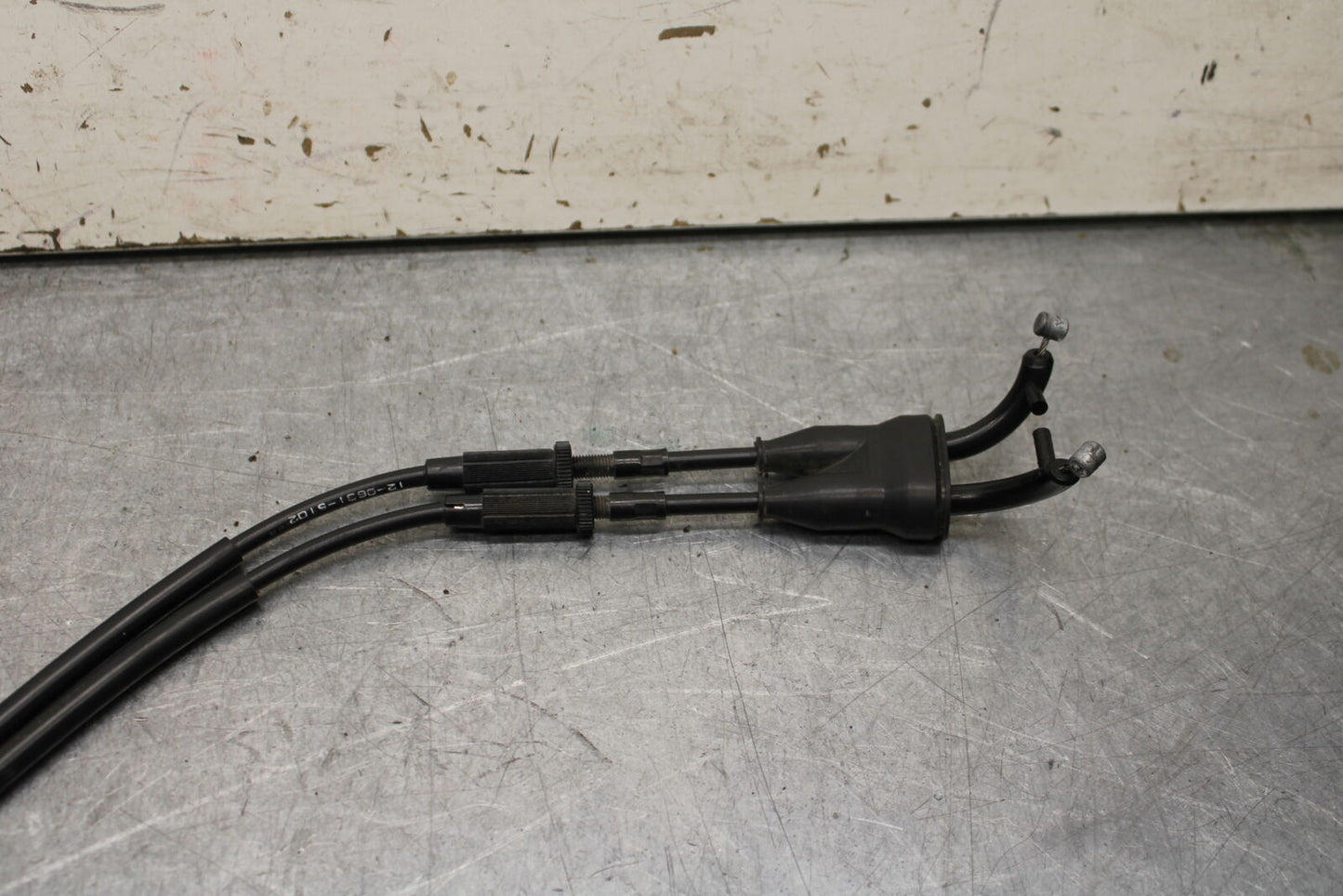 16 KAWASAKI NINJA ZX10R THROTTLE CABLES LINES 54012-0631 BB650