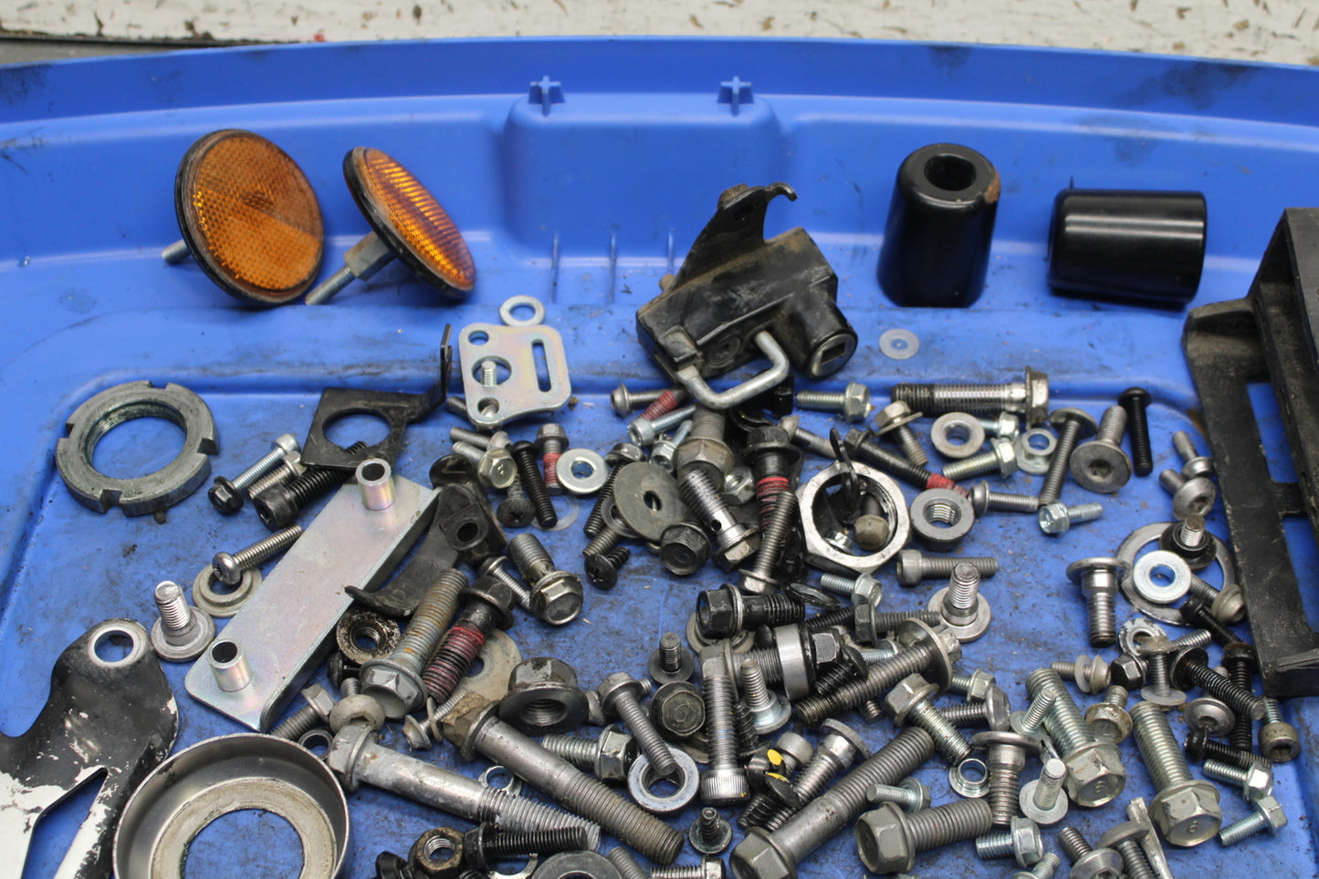 24 KAWASAKI NINJA 500 ABS MOUNTING BOLTS HARDWARE MOTOR SCREWS BB744