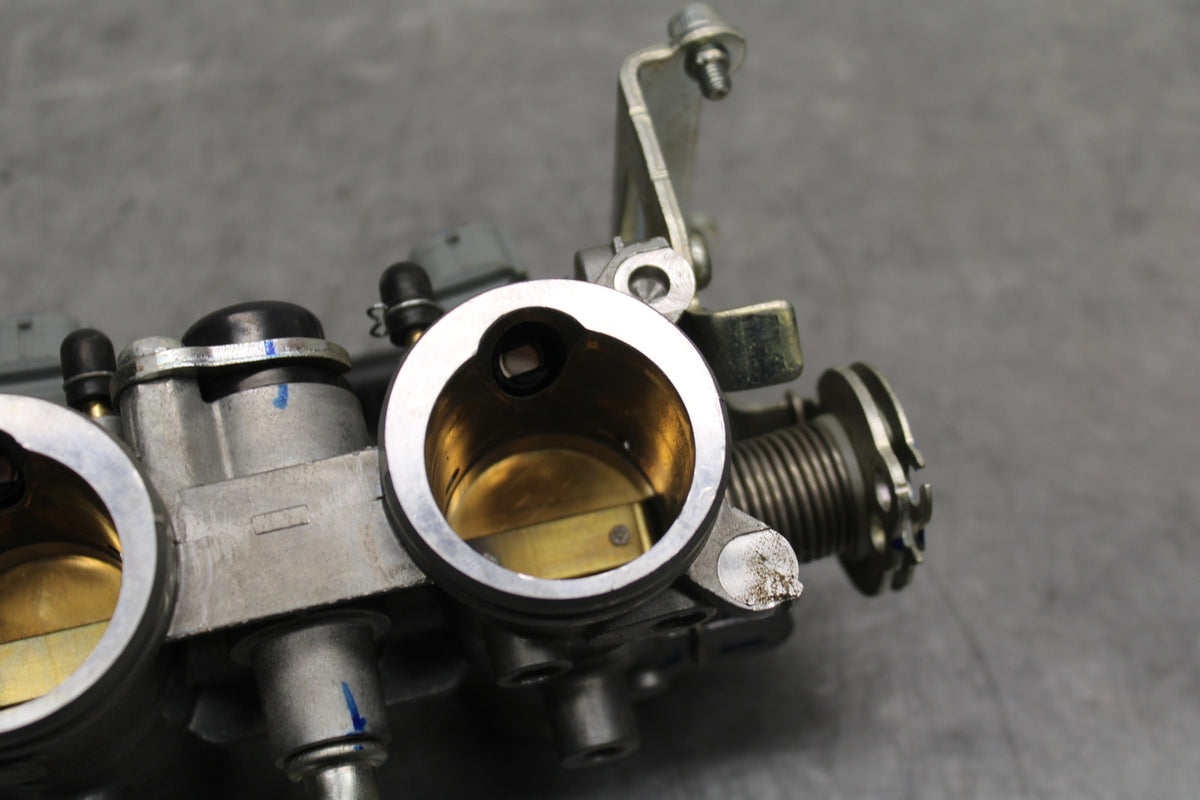 19-21 YAMAHA YZF R3 MAIN FUEL INJECTORS / THROTTLE BODIES BB121