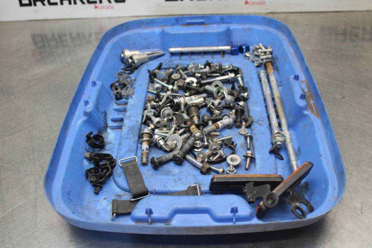 15-17 YAMAHA FJ09 MOUNTING BOLTS HARDWARE SCREWS BB906