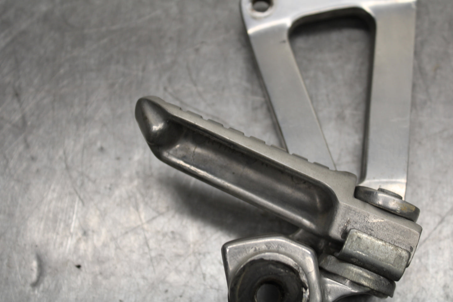 93-94 KAWASAKI NINJA ZX7R REAR BACK PASSENGER PEG SET PAIR BB122