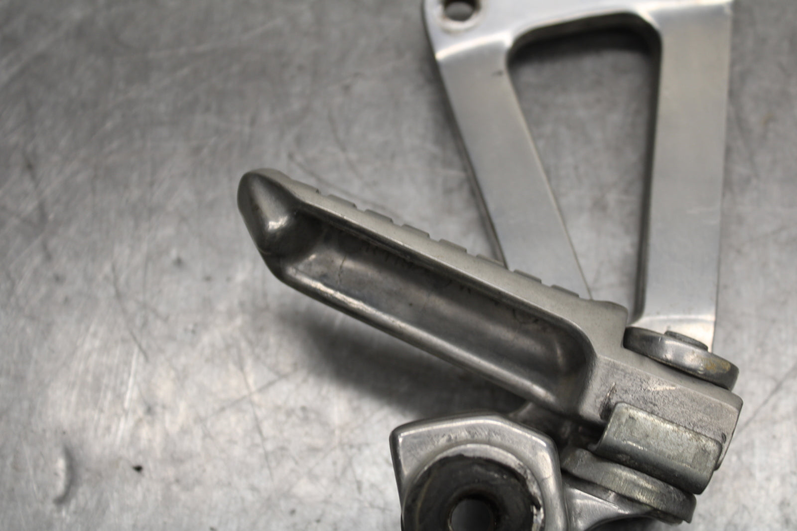 93-94 KAWASAKI NINJA ZX7R REAR BACK PASSENGER PEG SET PAIR BB122