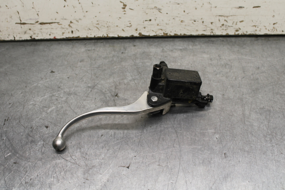 15-16 HONDA CB300F FRONT BRAKE MASTER CYLINDER w/ LEVER BB740