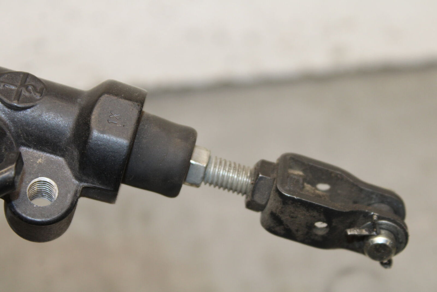 09-15 YAMAHA FZ6R REAR BACK BRAKE MASTER CYLINDER W RESERVOIR BB719