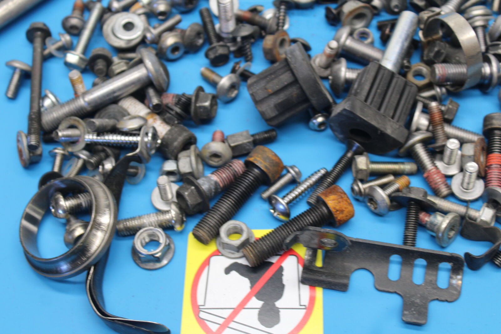 09-12 KAWASAKI NINJA ZX6R MOUNTING BOLTS HARDWARE MOTOR SCREWS BB698