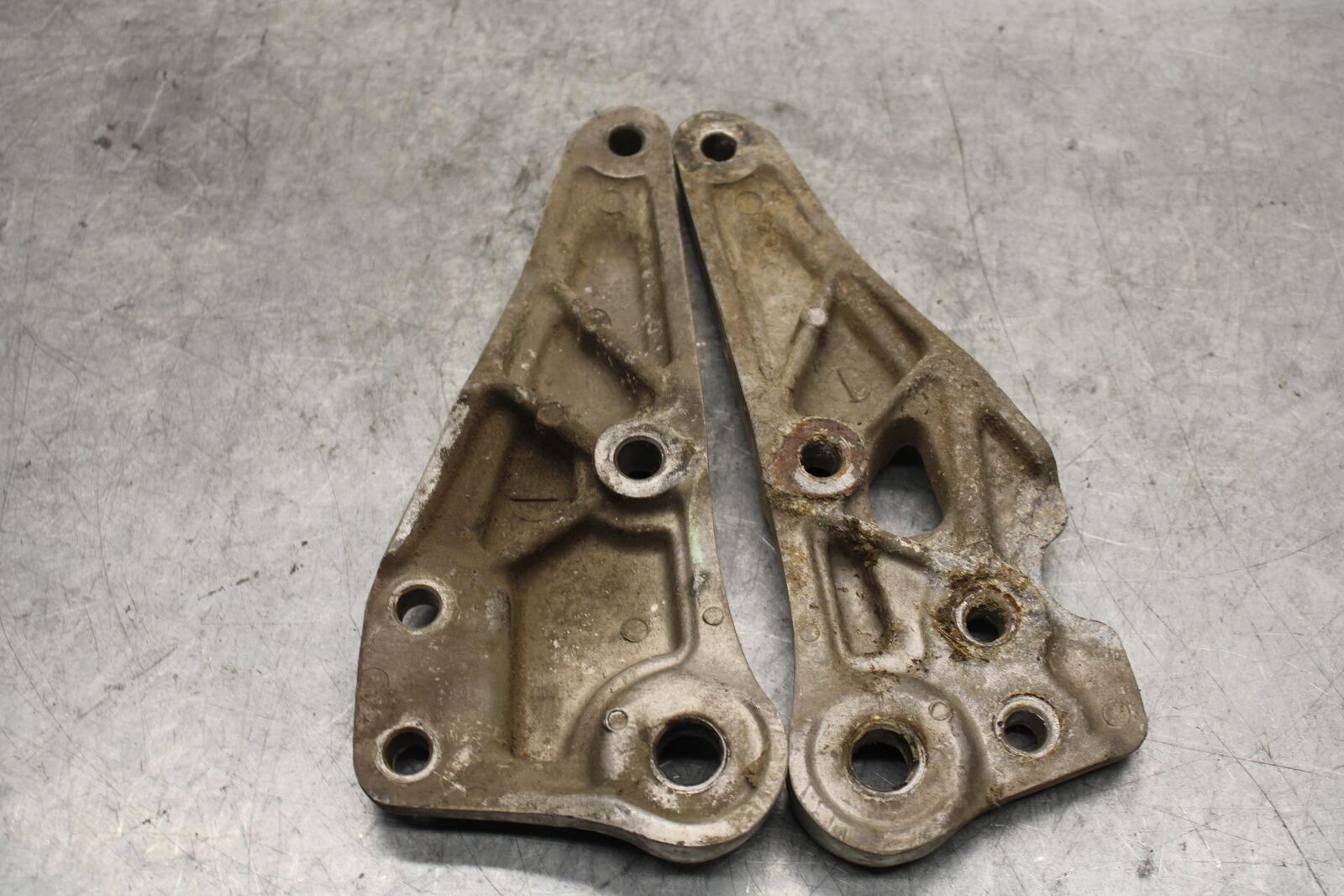 1982 Suzuki GS1100ES LEFT RIGHT REARSET REAR SET DRIVER PEG BRACKETS MOUNTS BB55