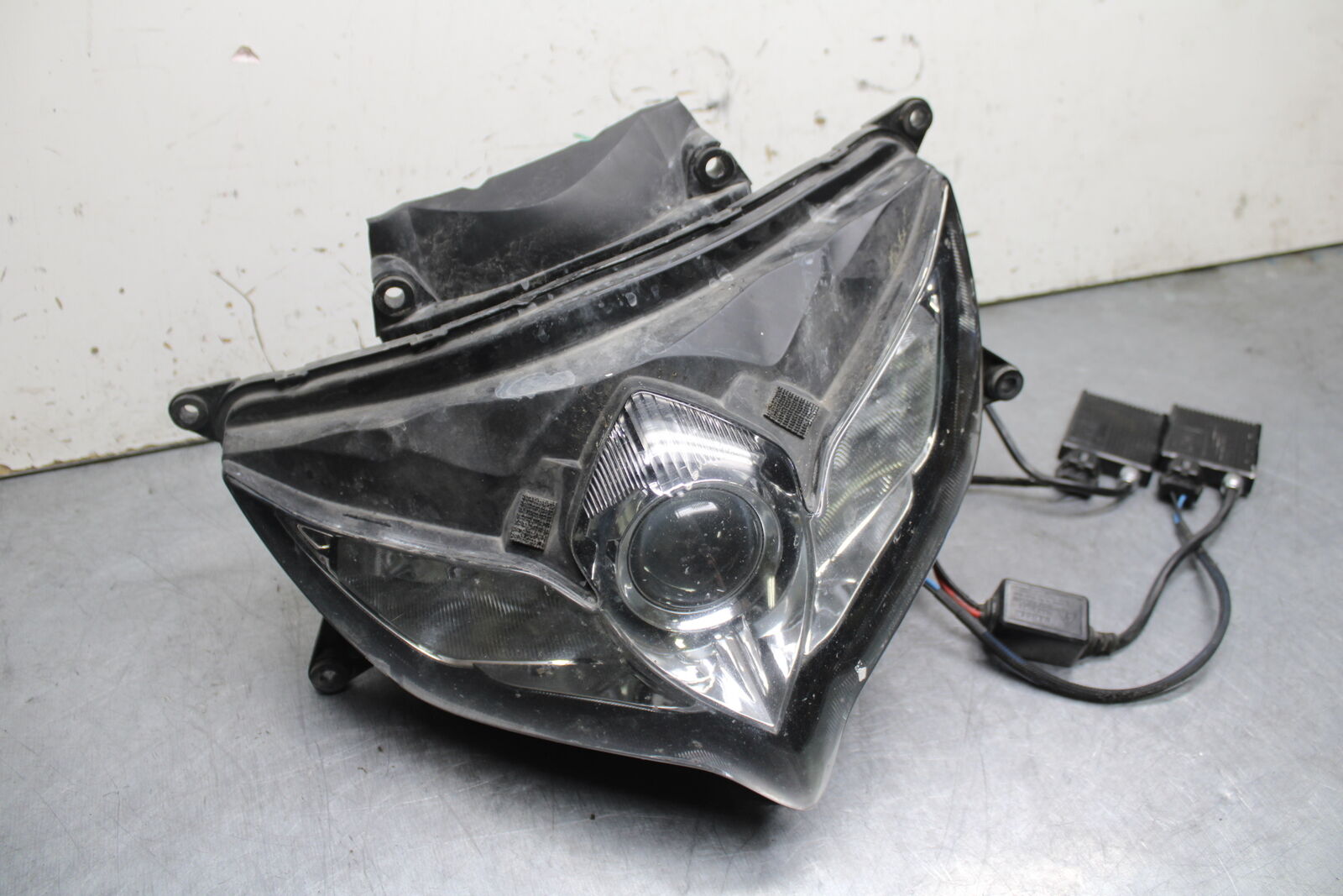 08-09 SUZUKI GSXR600 FRONT HEADLIGHT HEAD LIGHT LAMP BB728