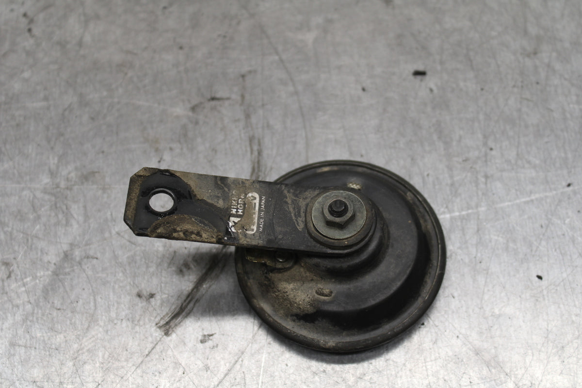 03-04 TRIUMPH DAYTONA 600 HORN SIGNAL BB745