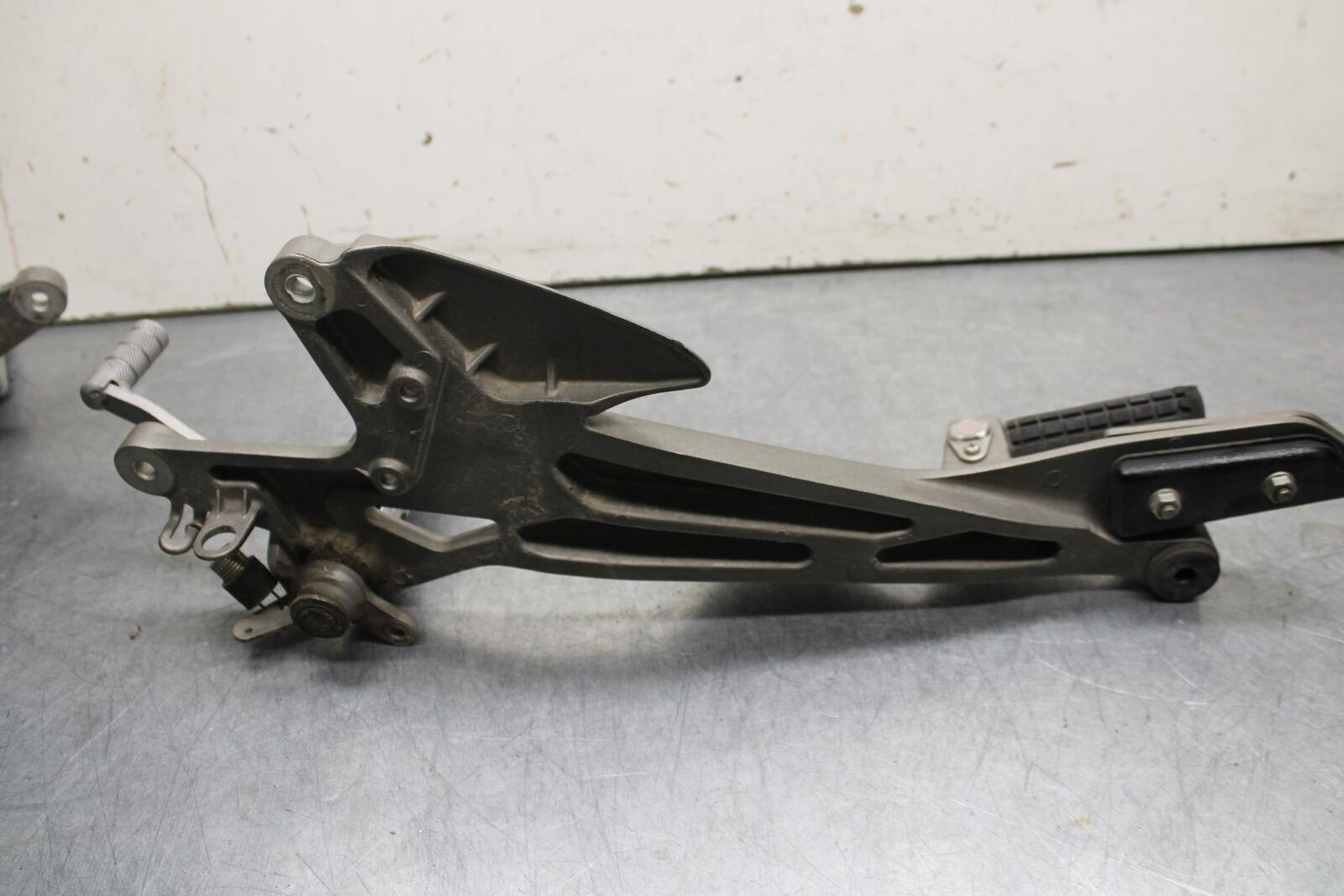 2008 Honda CBF1000 FRONT FOOT RESTS PEGS STEPS SET PAIR BB641