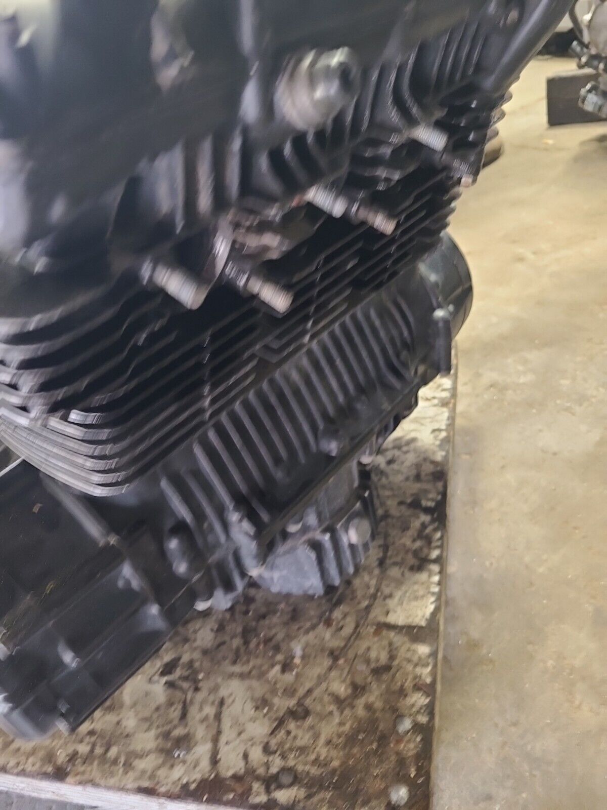 1977 Yamaha XS750 ENGINE MOTOR BB554