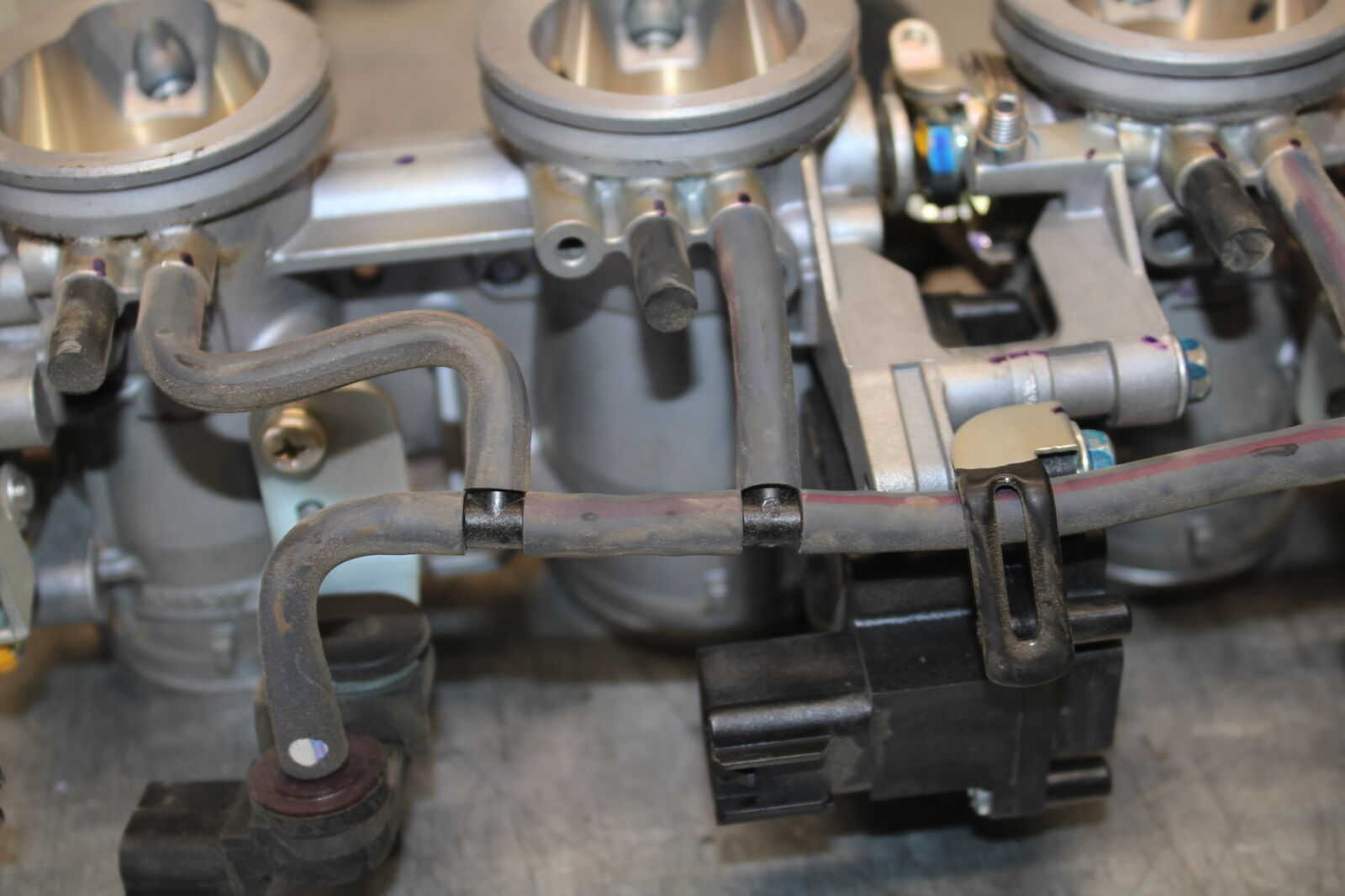 19-23 KAWASAKI NINJA ZX6R MAIN FUEL INJECTORS / THROTTLE BODIES BB701