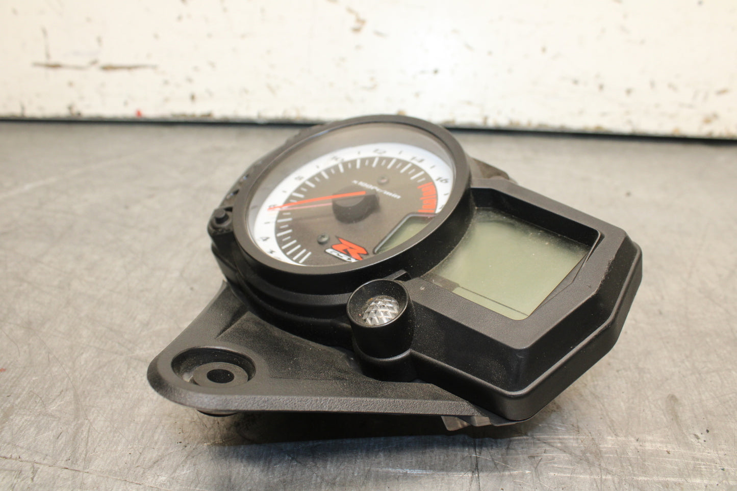 06-07 SUZUKI GSXR 600 SPEEDO TACH GAUGES CLUSTER SPEEDOMETER TACHOMETER BB243