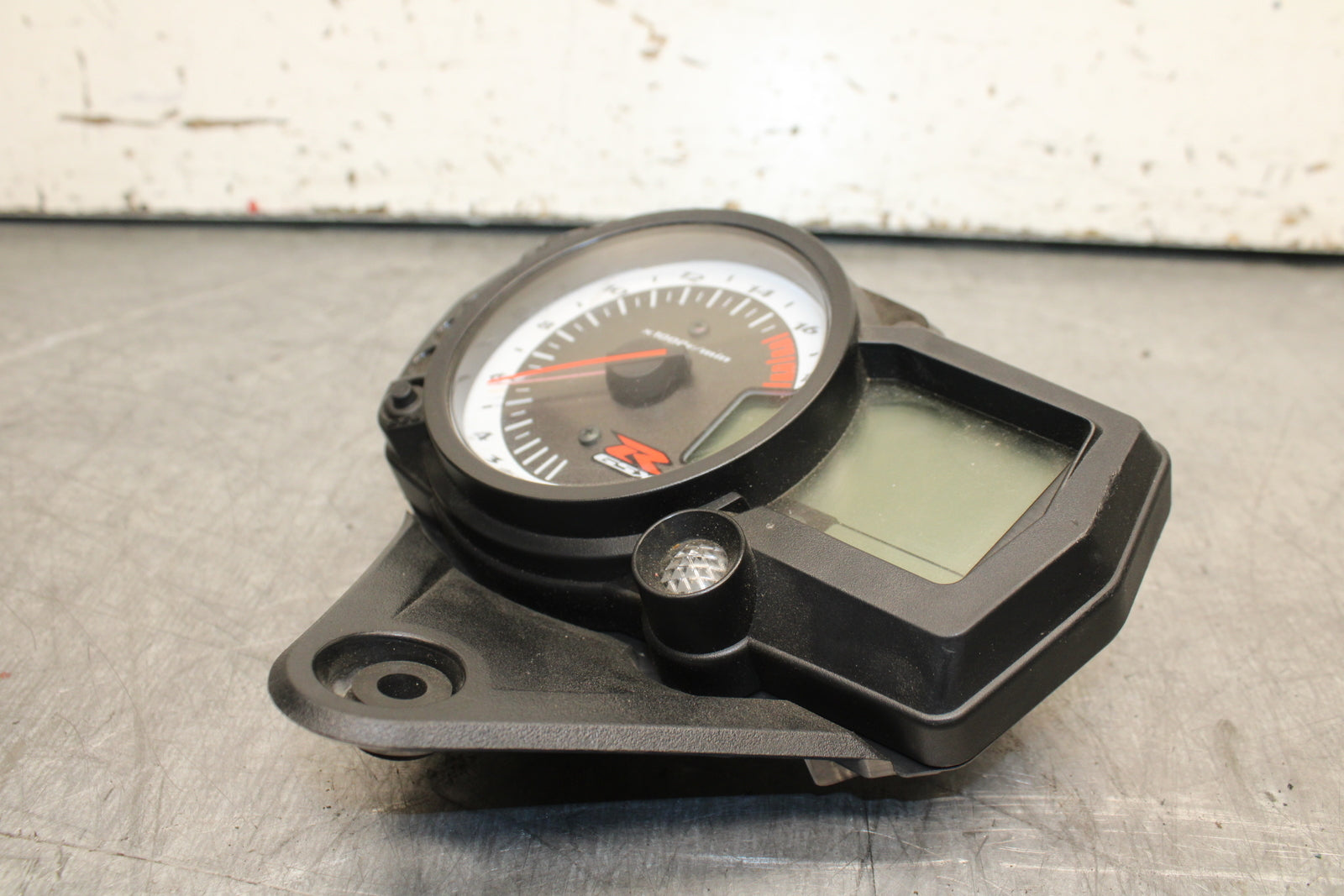 06-07 SUZUKI GSXR 600 SPEEDO TACH GAUGES CLUSTER SPEEDOMETER TACHOMETER BB243