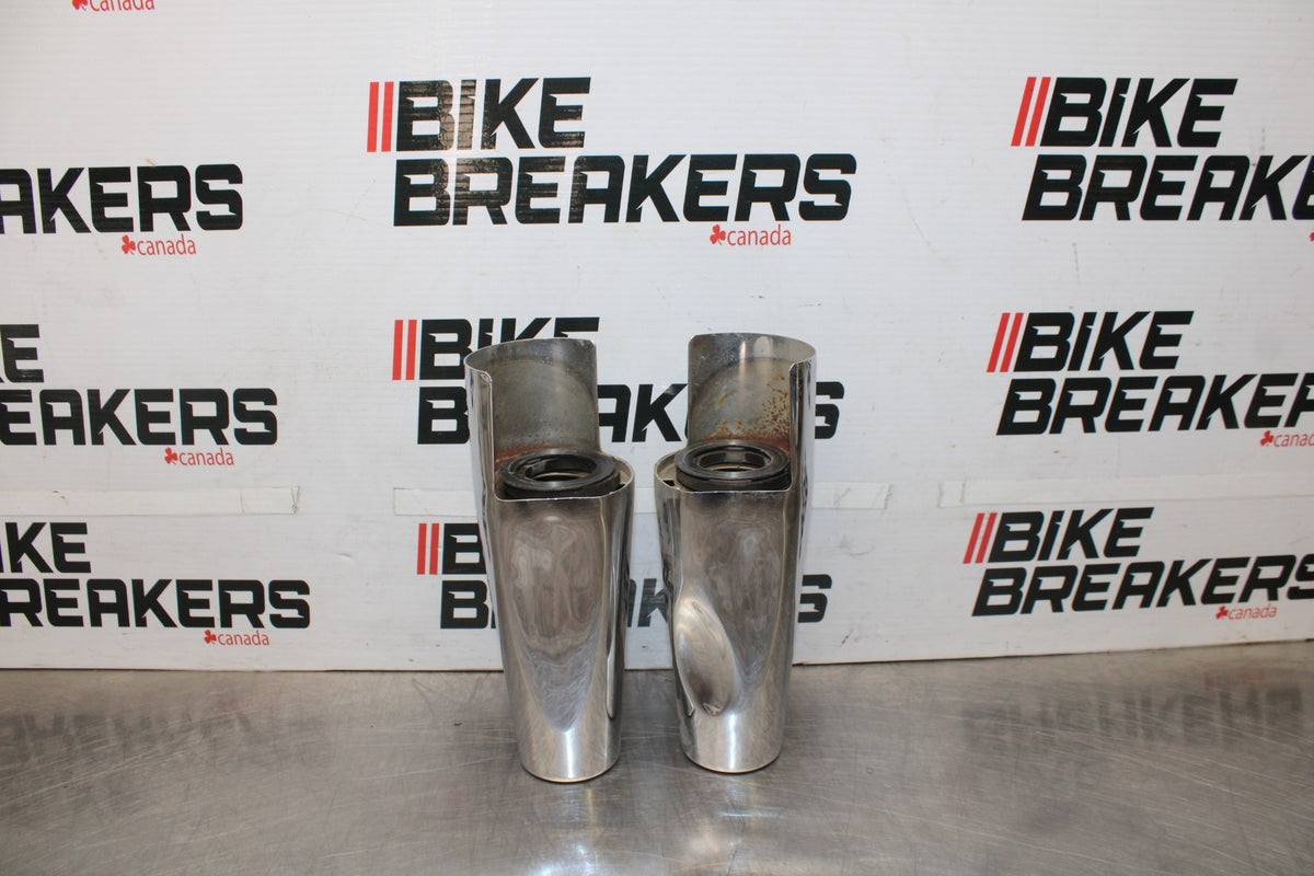 05-09 SUZUKI BOULEVARD C90 FRONT FORK UPPER COVER TOP GUARD SHIELD COWL  BB918