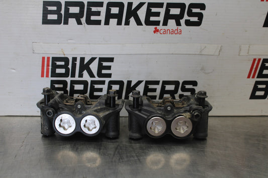 17 YAMAHA YZF R6 RIGHT LEFT FRONT BRAKE CALIPER SET PAIR CALIPERS BB922