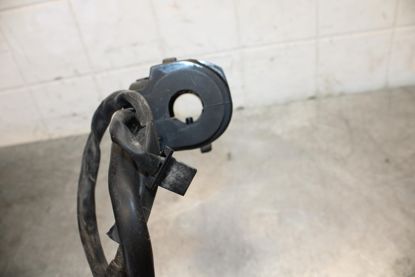 18 KAWASAKI Z 400 LEFT CLIP ON HANDLE HORN SIGNALS SWITCH SWITCHES BB469