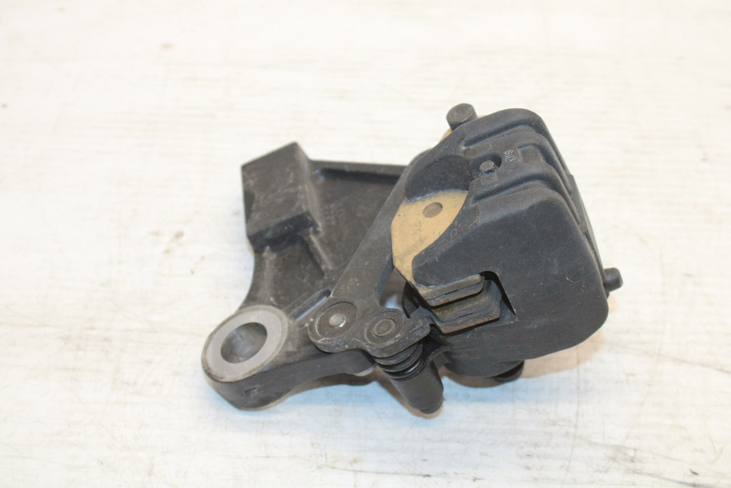 06-07 KAWASAKI NINJA 650R EX650A REAR BACK BRAKE CALIPER W MOUNT BRACKET BB271