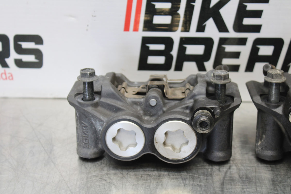 22-25 YAMAHA YZF R7 RIGHT LEFT FRONT BRAKE CALIPER SET PAIR CALIPERS BB182