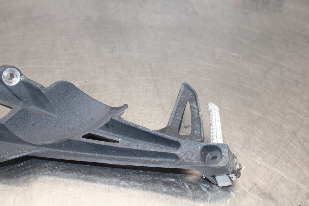 12 TRIUMPH STREET TRIPLE R RIGHT REAR BACK PASSENGER PEG BB914