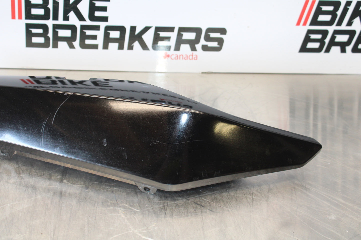 09-15 YAMAHA FZ6R RIGHT REAR BACK TAIL FAIRING COWL SHROUD BB161