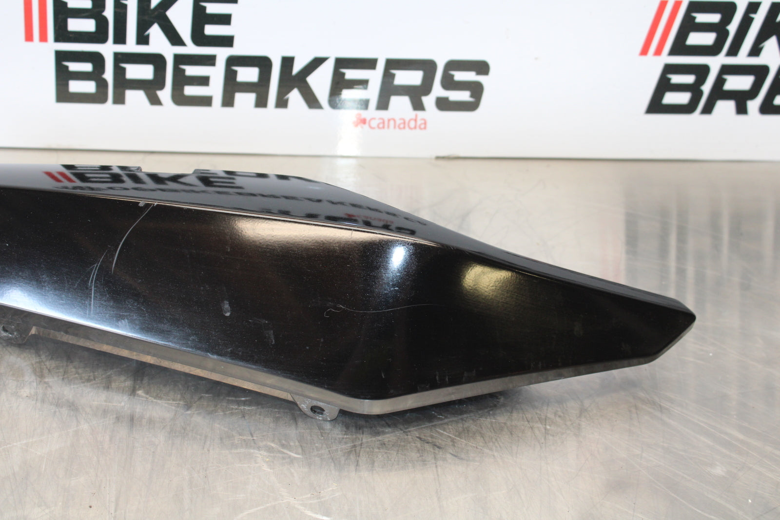 09-15 YAMAHA FZ6R RIGHT REAR BACK TAIL FAIRING COWL SHROUD BB161