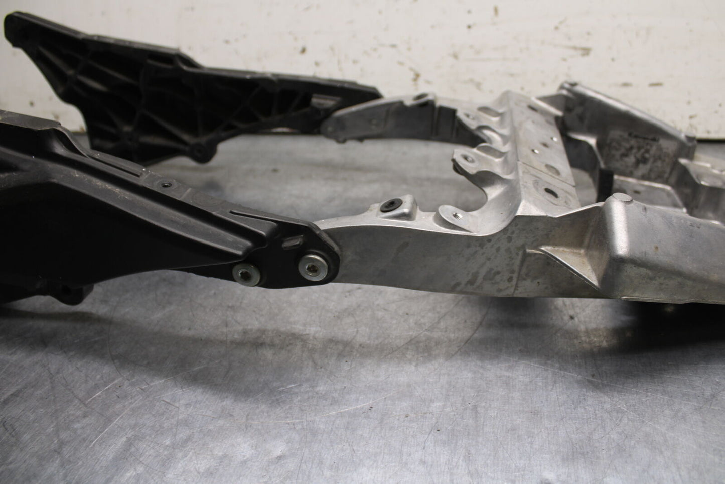 12-13 KAWASAKI Z1000 REAR SUBFRAME BACK SUB FRAME BB743