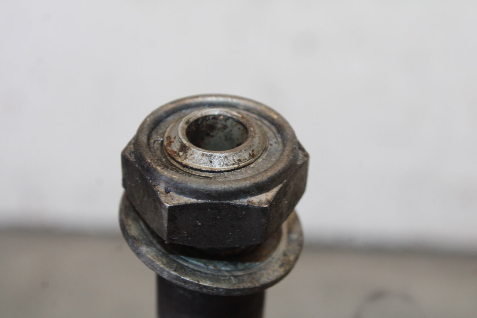 07-12 HONDA CBR600RR REAR BACK SWINGARM BOLT SUSPENSION PIVOT AXLE BB672