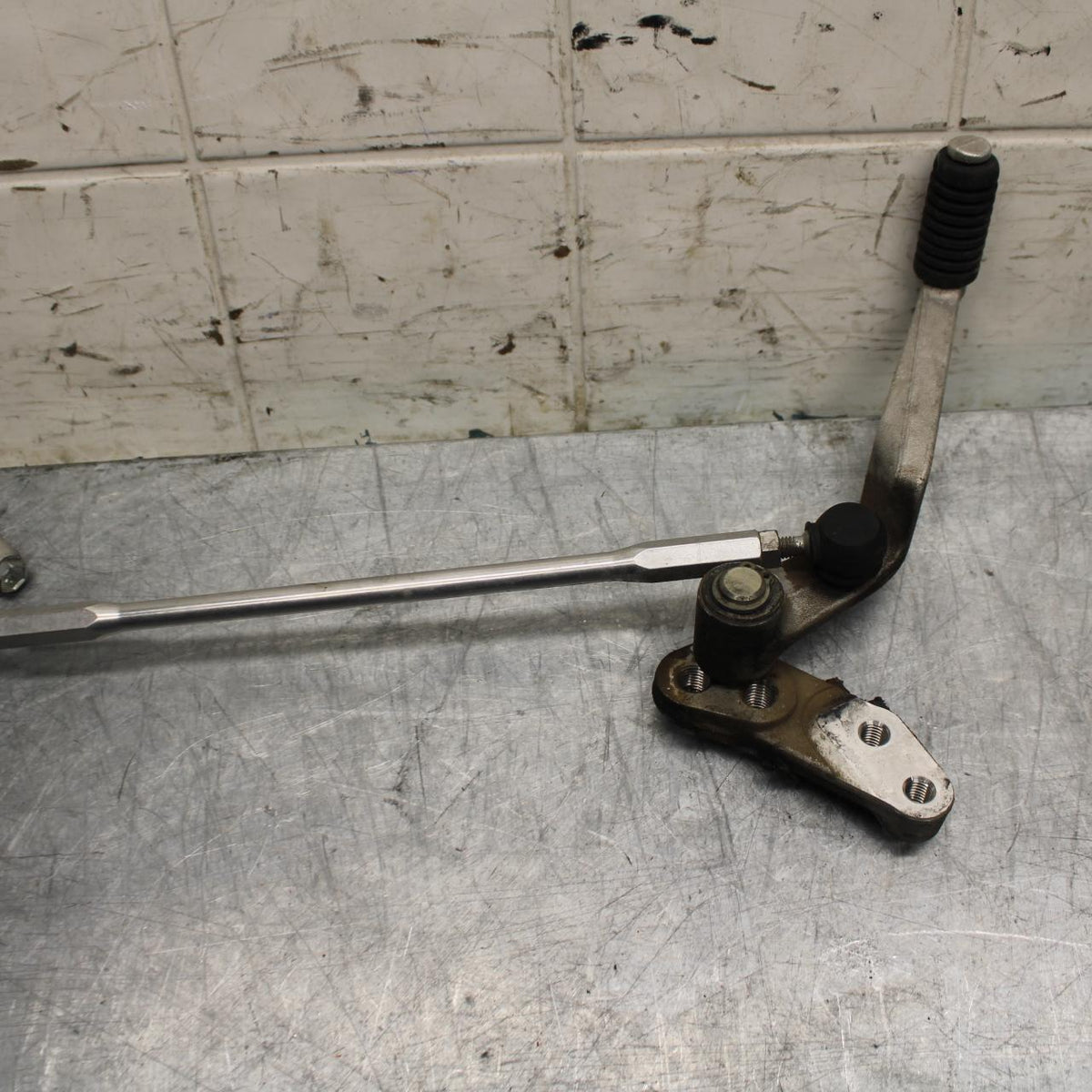 11-22 SUZUKI GSXR 600  SHIFTER LINKAGE SHIFT LINK PEDAL BB485