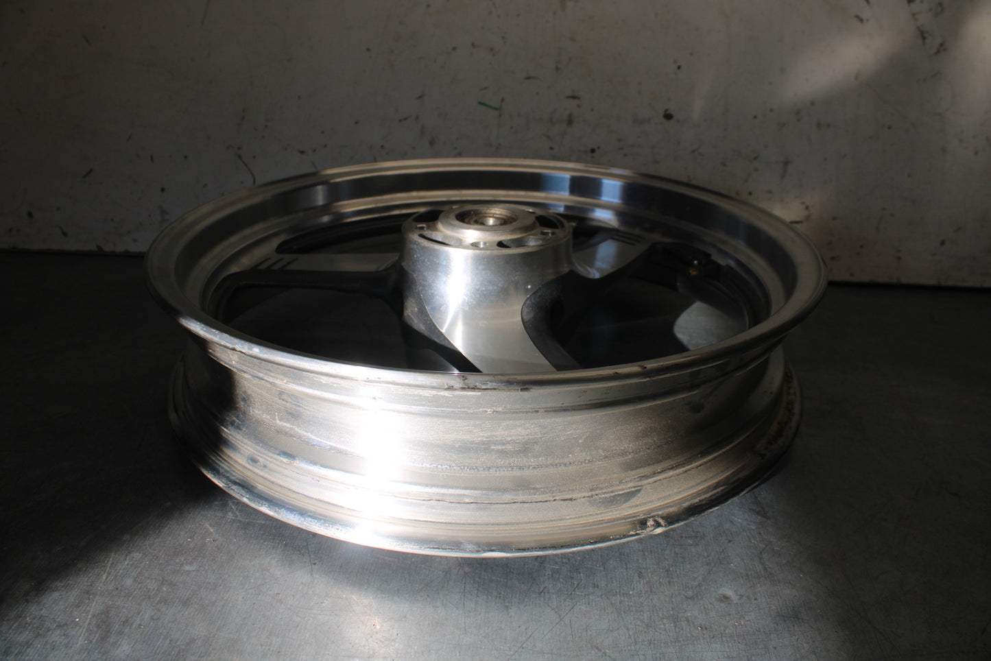 97-04 SUZUKI MARAUDER 800 FRONT WHEEL FRONT RIM BB312